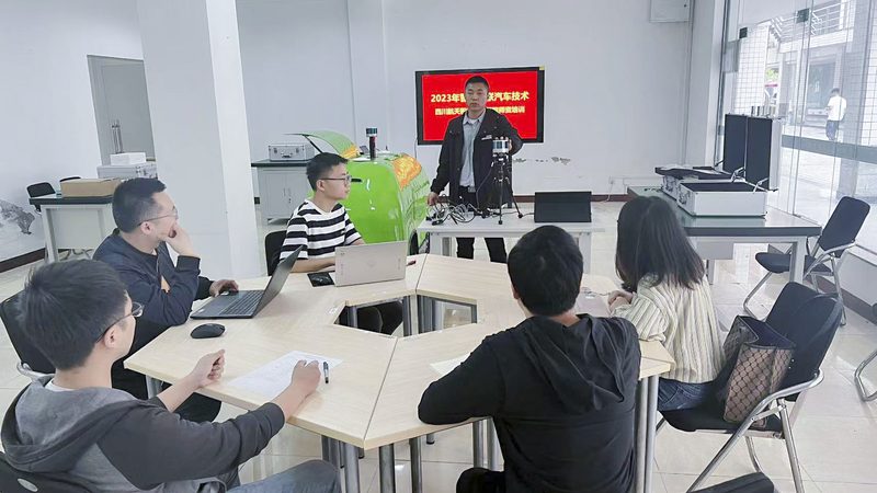 青少年心理咨询师培训面授班，如何选择合适机构？**