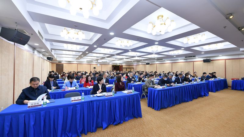 K12网课的价格主要由以下几部分构成：