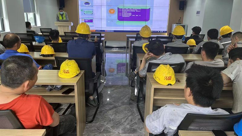 成人教育国家承认标准解析：与全日制教育的本质区别